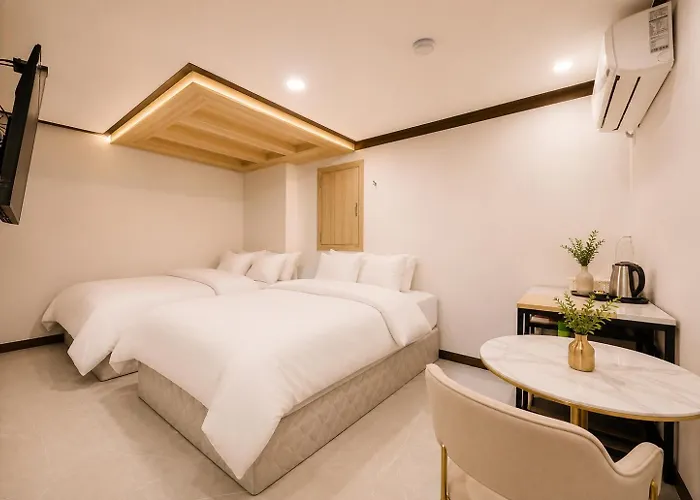 Ramon Hotel