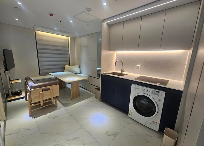 Luxurious High-End Full Option Stay 2 Min Walk From Seolleung Station