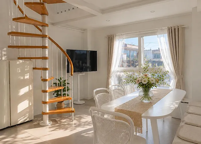 Hongdae 4Min Walk #3Bd 2Ba #Baby Crib #8 Queen Beds #Private Terrace