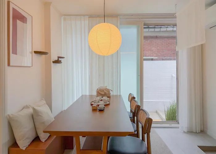 5 Min To Station, Direct Bus Access, 3Br, 4Beds, 2Beths, Entire 1St Floor House With Private Yard, Free Luggage Storage