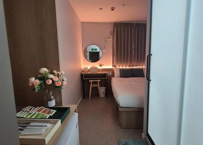 Nana Hostel Jonggak