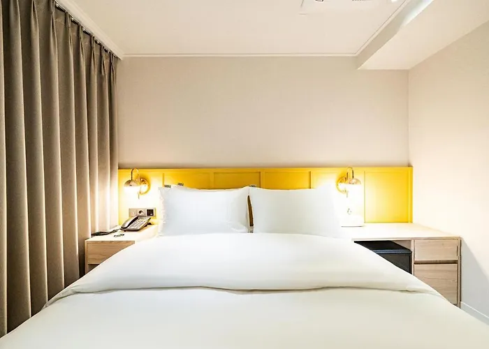 Sinchon Apl Hotel
