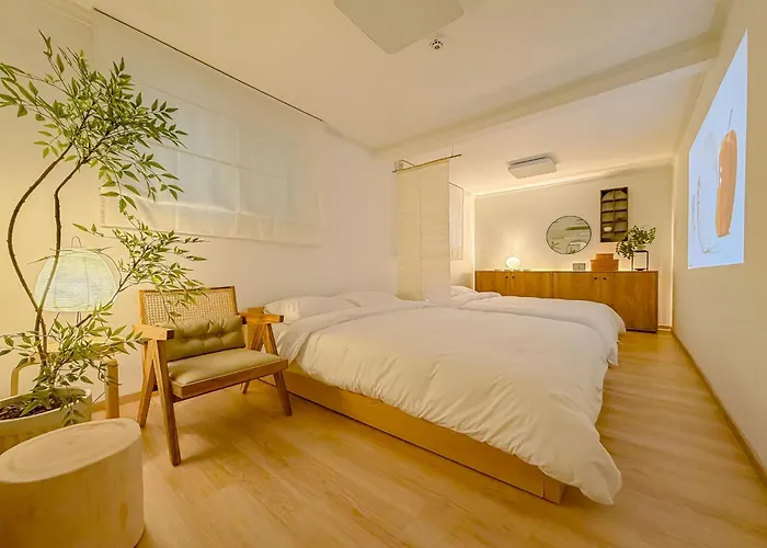 New Hongdae Yeonnam Cozy 2Br 5Min Airport Bus
