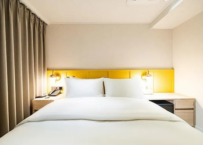 신촌 APL Hotel