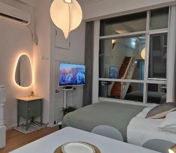 Serena'S Cozy Loft Apartment