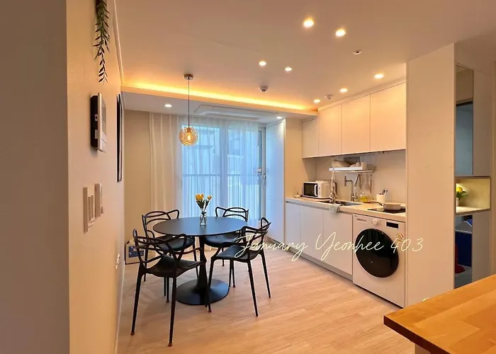 403 Newly Opened Yeonnam, 5 Minutes From Hongdae Airport Bus Yeonhui Private 4Person Studio Modern Wood Black