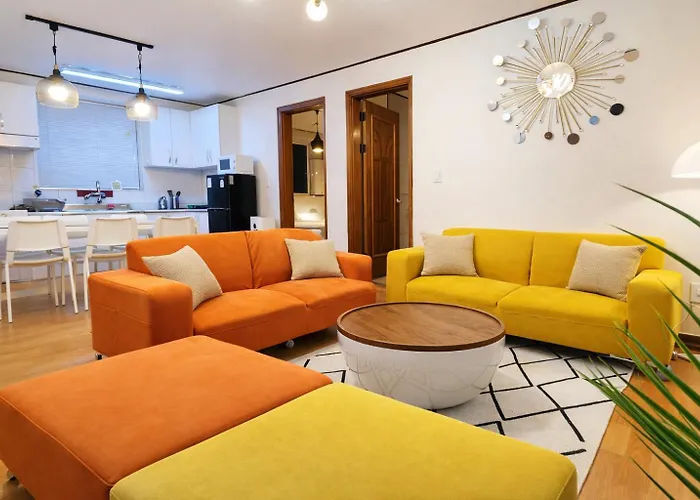 연지 아트하우스 White Linen House