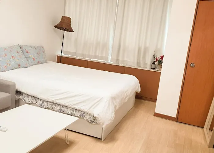 Sinsa Garosu Gil Cozy House