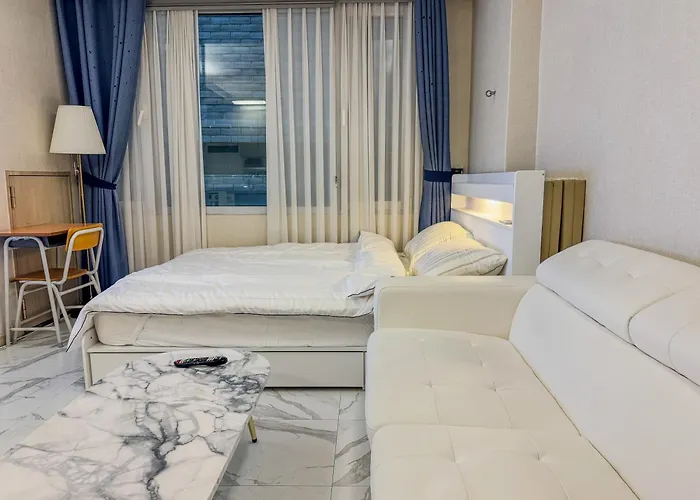 Gangnam Station 5Min Cozy Urban Signature Stay