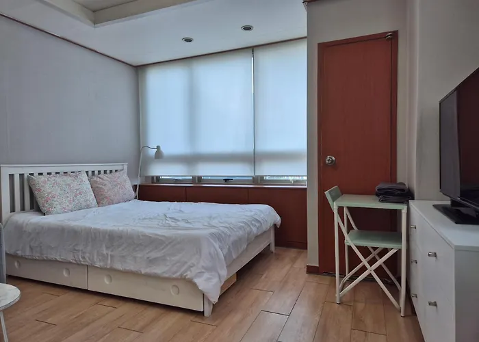 Sinsa Garosugil Urban House
