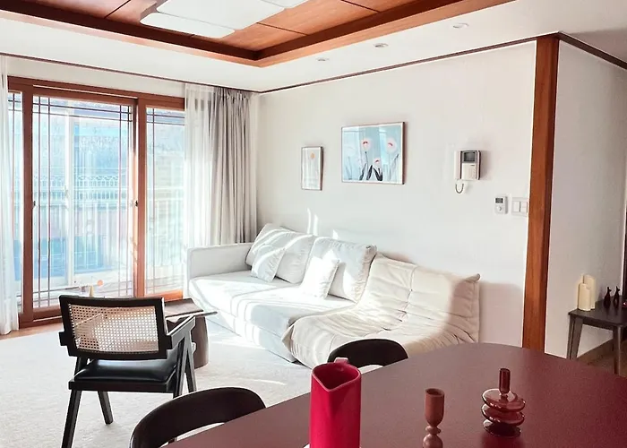 Premium Penthouse - Dazzling Sunshine, Artistic Interior Accommodation