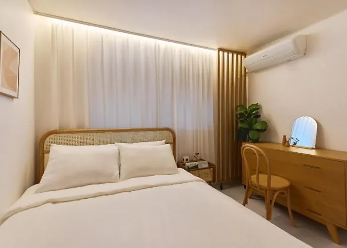 Cozy Stay Near Hongdae & Yeonnam, 10Min To Subway