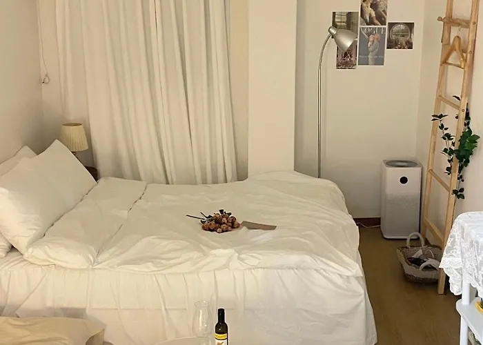 3 Minute Walk From Sindaebang Station Subway Station, Hongdae 20 Minutes #Joy House