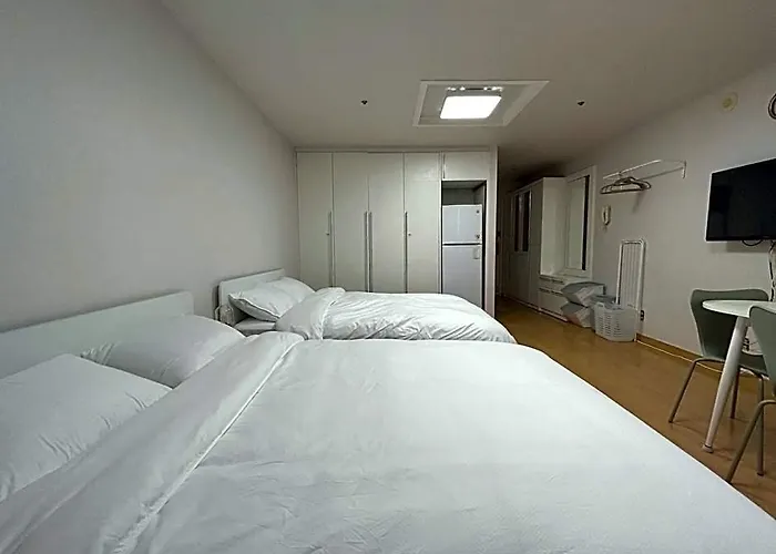 Anne House In Hongdae