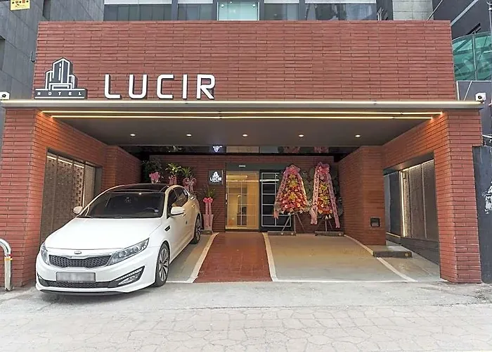 Lucir Hotel