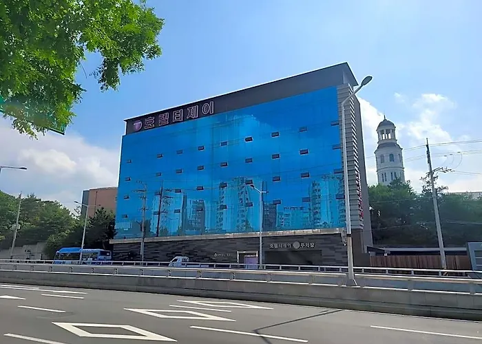 Hotel Tj