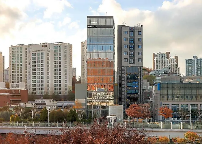 Uh Suite The Seoul