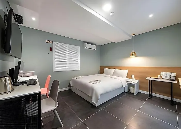 Mac Hotel