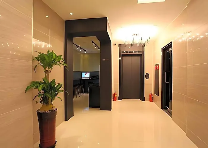 Yeoksam Hotel Lin