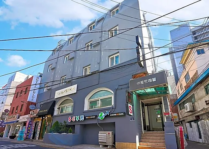 Hotel Chloe