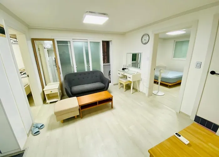 3-Room House, Central Location Seoul, Peaceful And Serene Space