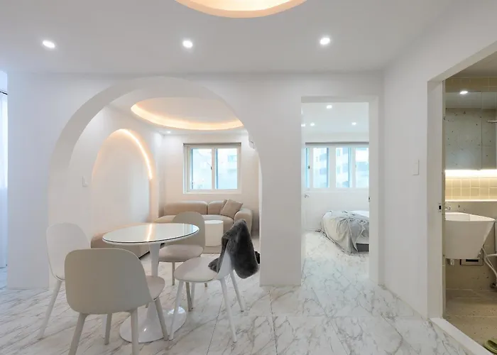 Beautiful Interior In Hongdae Area 2Bedroom