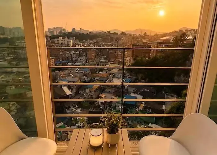 Above Seoul L Naksan View House