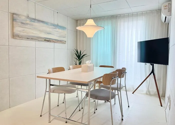Seoul Station, Airport Railroad 3 Mins Walk , Ktx, 4-8 People, Hongdae, Ddp