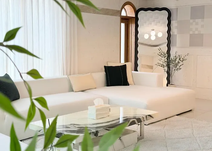 Extra Large, 4 Minutes To Unju Station, 9 Minutes To Yeoksam Station, Gangnam, Seolleung, Coex, Apgujeong, Cheongdam, 1 Minute To Convenience Store, Parking, Luggage Storage, Pickup