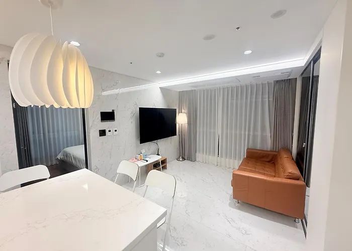Gangnam Seocho 6 2 Room 3 Beds Queen 1 Single 2 Family Suite