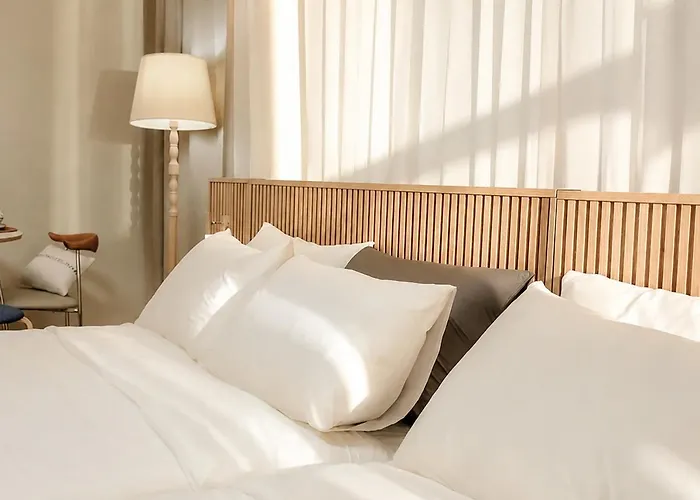 Gangnam,5 People,3Minute Walk From Seonjeongneung Station,20 Minutes Jamsil, Itaewon