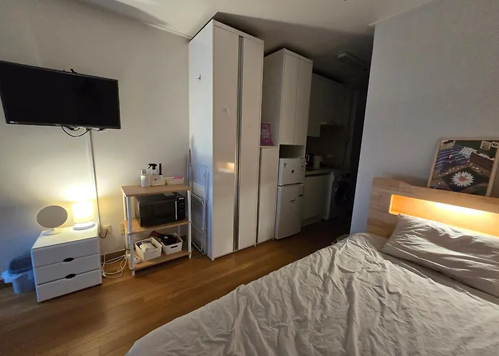 The Closest To Metro, Sinchon Urban Nest For You! #신촌 #Sinchon #홍대 #Hongdae