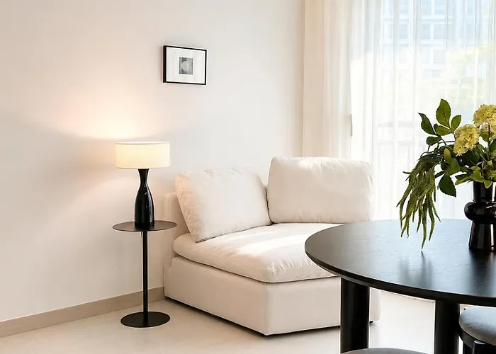 New! Wake Up To Namsan Tower View, 3Mins To Subway, Walk To Myeongdong Ddp Namsan