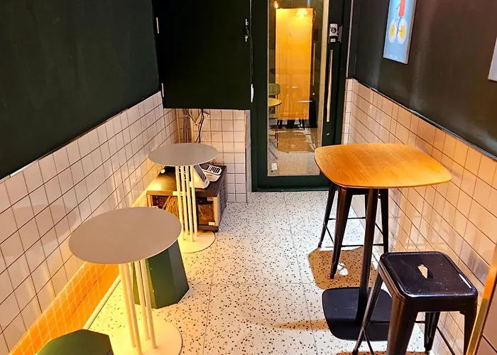 421,20 Minutes To Gangnam Hongdae, Guesthouse, Single Room,Itaewon, Shared Bathroom,