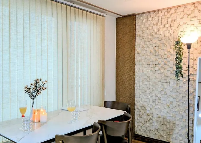 Stroll&Stay 步行道住宿 Your Perfect Holiday Home 6Mins To Wolgok Station, 3Bed1Bath, Streamwalk, Free Parking, Cozy And Quiet Stay, Korea Uni, Kyeonghee Uni