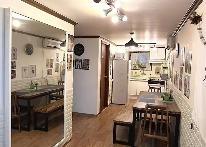 Modern 2Br In Haebangchon, Near Itaewon, Seoul Holiday Stay