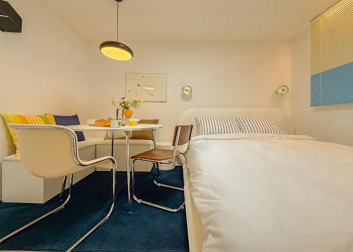 1-Minute Mangwon Station,Hongik Univ Station, Accommodation For 5, Mangwon Market, Family-Friendly