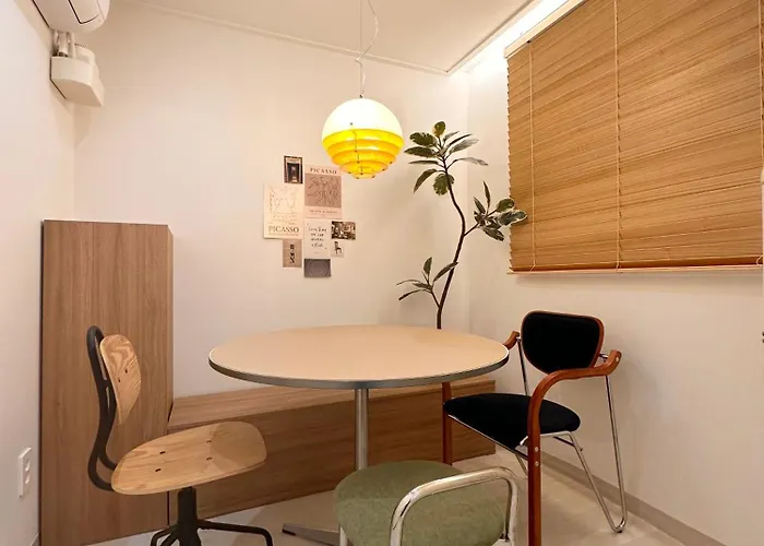 Seoul Station 7 Min Walk, Newly Renovated 2Br, 3 Beds, Sleeps 6