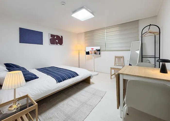 New 7 Minute Walk From Seongsu Station, Seoul Forest, Yeonmujang-Gil, Olive Young N