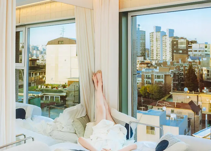 Hongdae Station 5Min 8F City View Apartment 2Br For 6