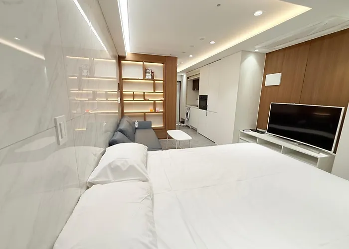 Seocho Gangnam 10 1 Bed Room Full-Option Km House