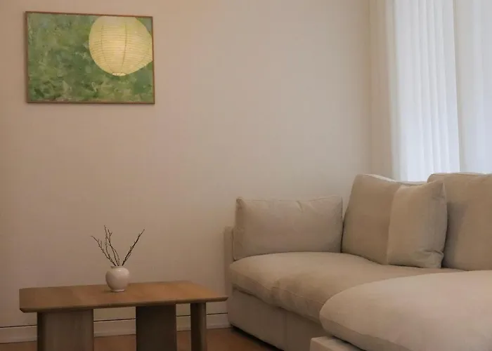 Yeonhuidong Private Family Room, Hongje Waterfall ,Hongdae Bus 10 Mins ,Free Parking