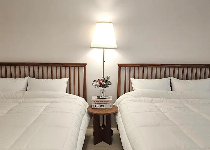 Large 2Br Apartment Near Hongdae, Mangwon Market & Han River, 6 Guests