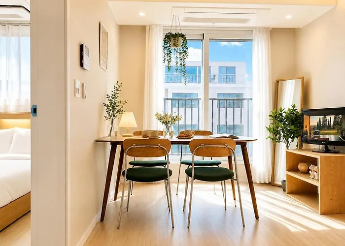 51 HANA New Stay Hongdae Yeonnam