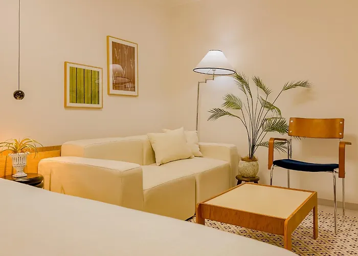 Seocho, Gangnam, COEX, Jamsil 20 minutes, Asan Medical Center,Seongsu 30 minutes