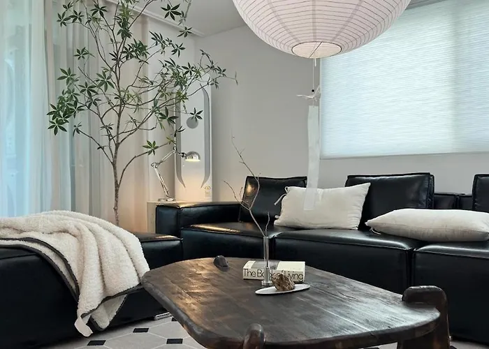 Large 3Br Stay Near Mangwon Market For 8 Guests