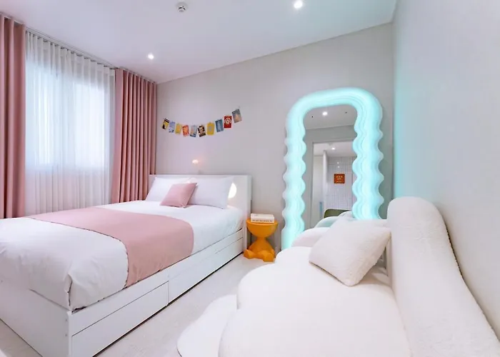 On&On Stay ㅡ Hongdae, Gyeongbokgung, Sinchon