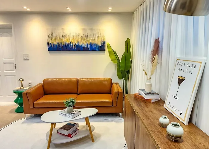 Gangnam & Sinnonhyeon Beauty Shopping Stay 3Br 4 Queen Beds Max 8