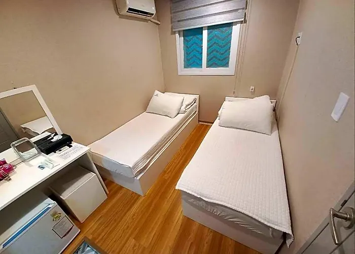 Hotel Familia Inn