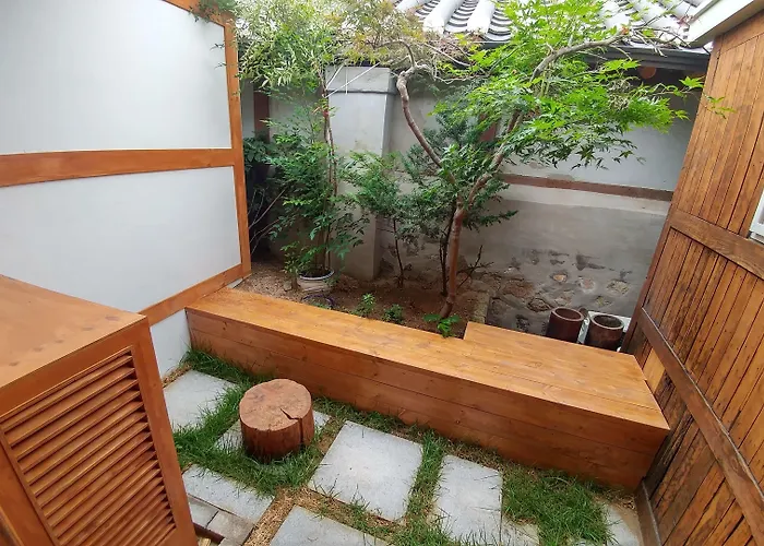 Sophia Hanok Guesthouse